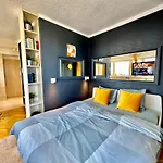 Apartment Sun Clima/ac Metro X2 Fast Wifi 500 Mbs 70'tv Netflix Appletv Hbo